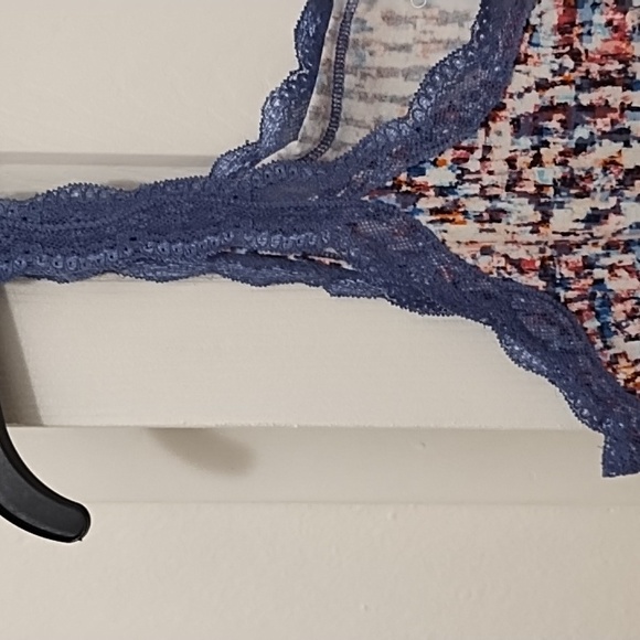 Calvin Klein blue lace trimmed top - Picture 4 of 4